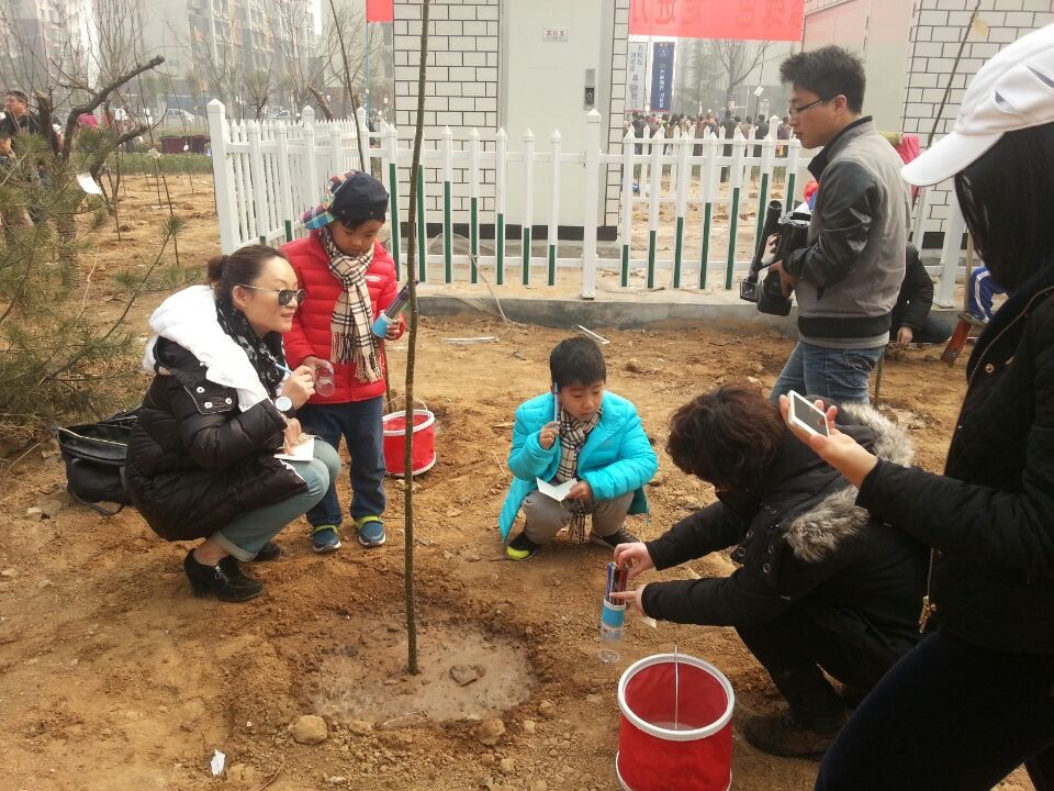 cctv央视官方小记者 我为泉城添绿色(图5) cctv央视官方小记者 我为泉城添绿色(图5)