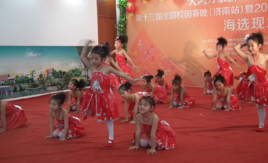 严寒中的温暖火热的少儿春晚(图20)