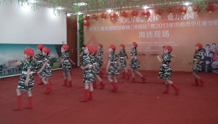 火爆的春晚，人挤人的海选(图13)