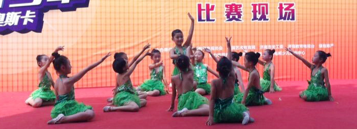 万人空巷宝贝秀 百般武艺好少年(图6) 万人空巷宝贝秀 百般武艺好少年(图6)
