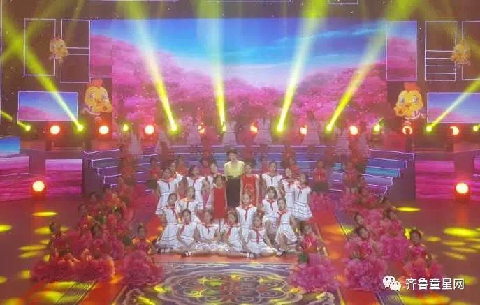“天鸿万象新天杯”快乐17来小年夜晚会圆满落幕(图11)