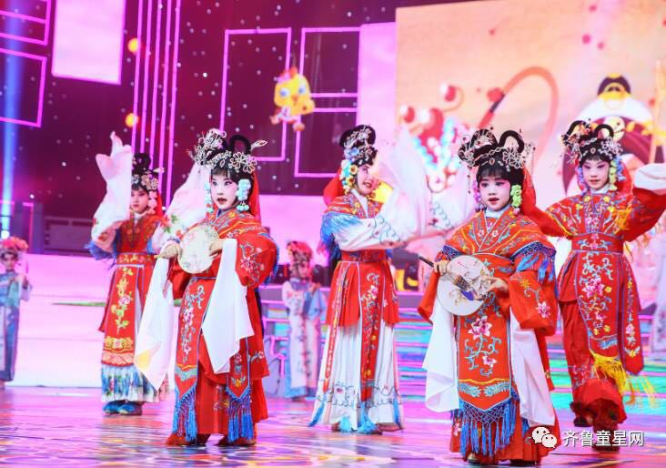 “天鸿万象新天杯”快乐17来小年夜晚会圆满落幕(图29)