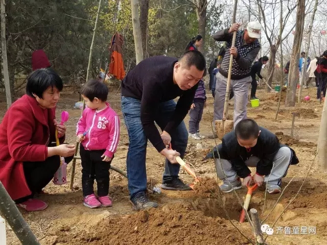 “大手拉小手 共建美好家园”大型公益植树活动(图15)