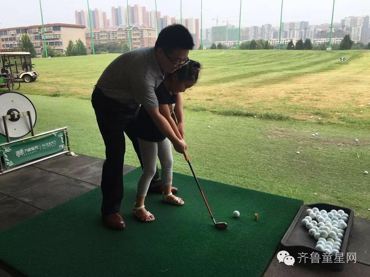 上个周天咋过的？看小记者高尔夫球场大炫球技(图11)