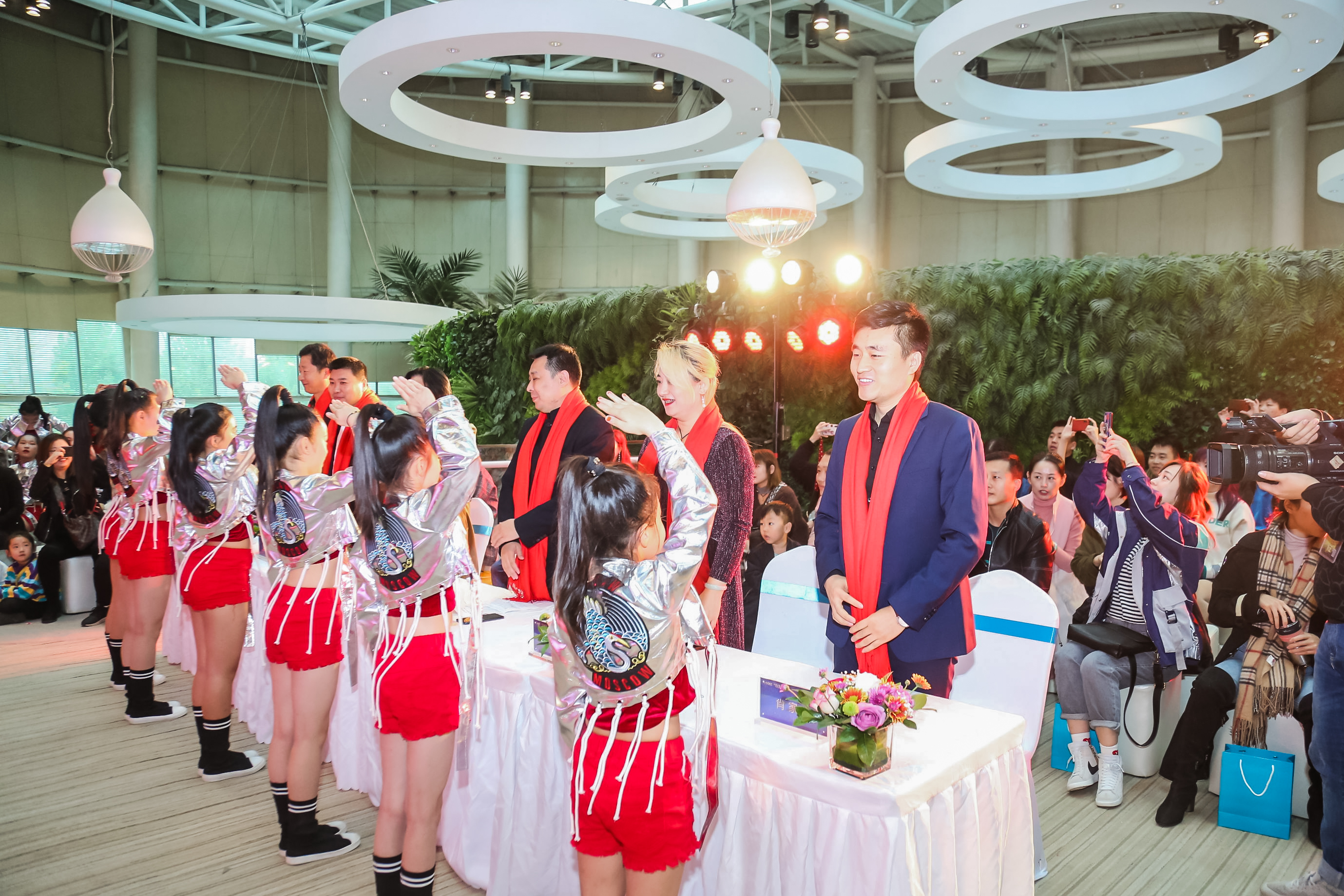 春晚十年,非你莫“鼠”|2020少儿春晚报名开始啦(图6) 春晚十年,非你莫“鼠”|2020少儿春晚报名开始啦(图6)
